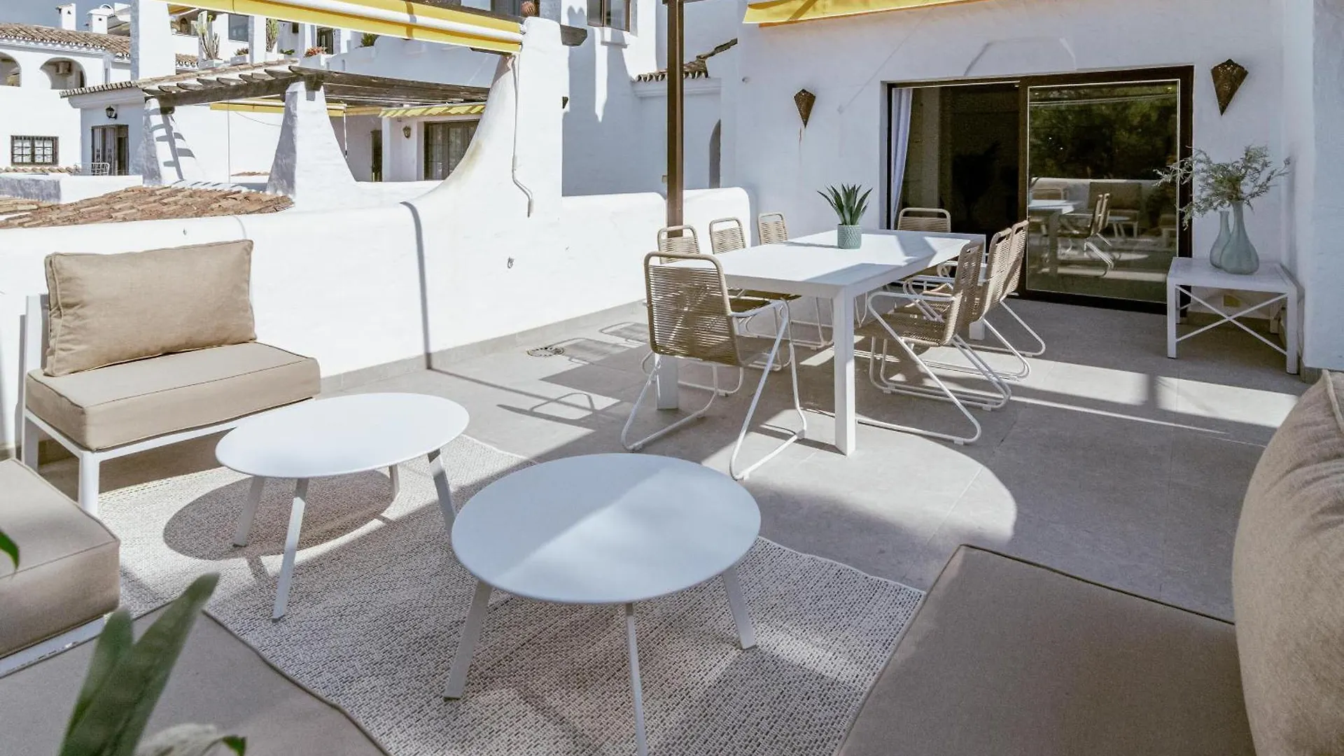 Apartment Ab3 - Spacious Holiday Home, Puerto Banus Marbella