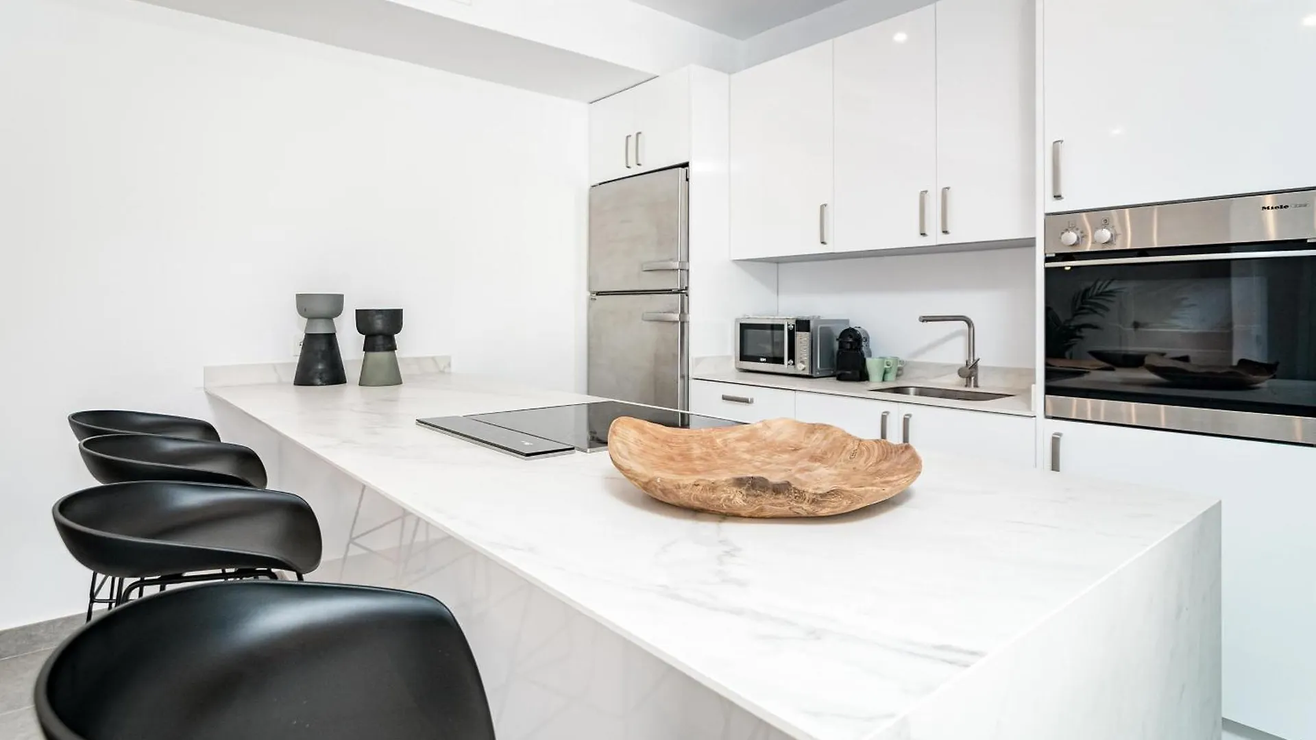Ab3 - Spacious Holiday Home, Puerto Banus Marbella Apartment