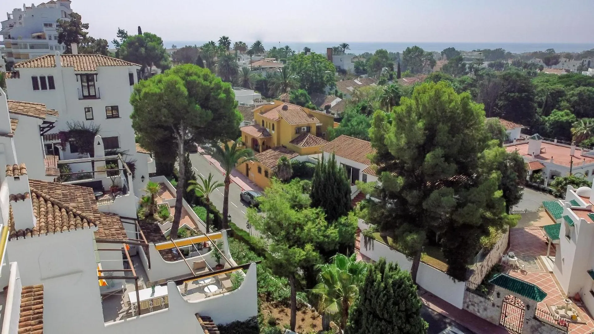Ab3 - Spacious Holiday Home, Puerto Banus Marbella