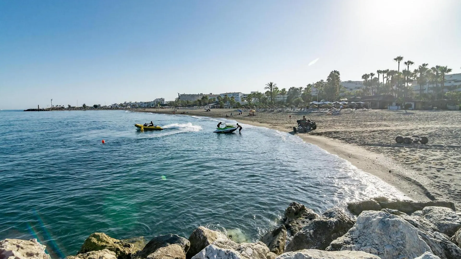 Ab3 - Spacious Holiday Home, Puerto Banus Marbella Apartment