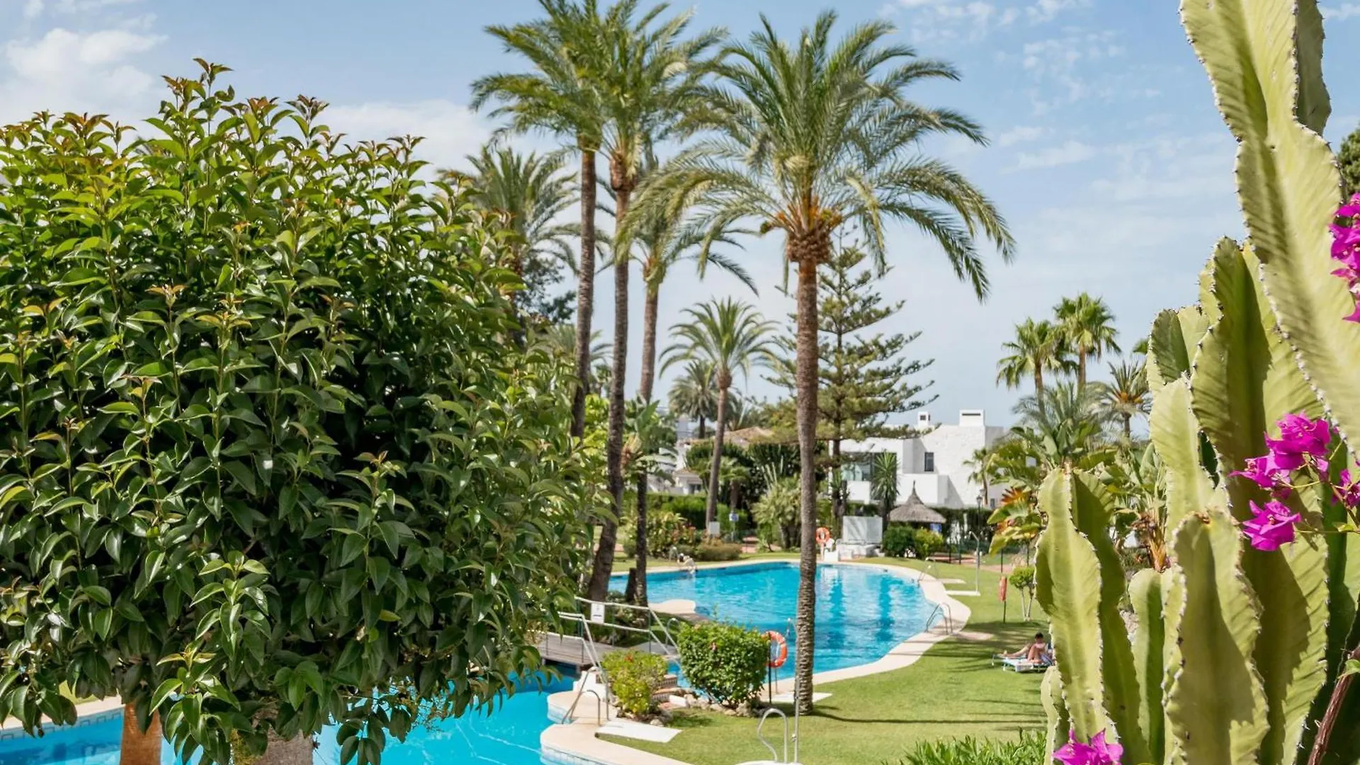 Ab3 - Spacious Holiday Home, Puerto Banus Marbella 0*,  Spain