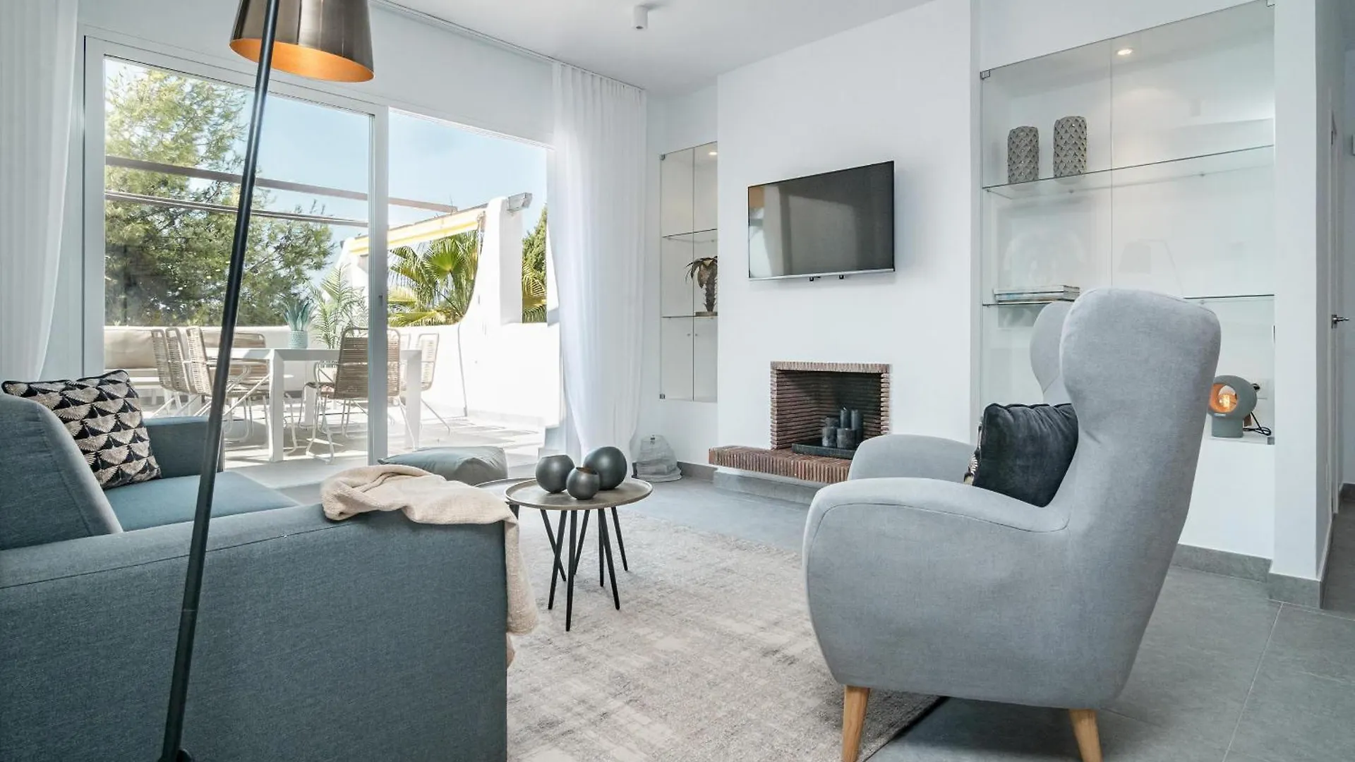 Apartment Ab3 - Spacious Holiday Home, Puerto Banus Marbella