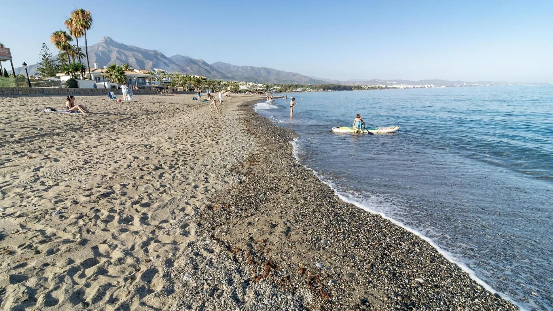 Ab3 - Spacious Holiday Home, Puerto Banus Marbella Apartment