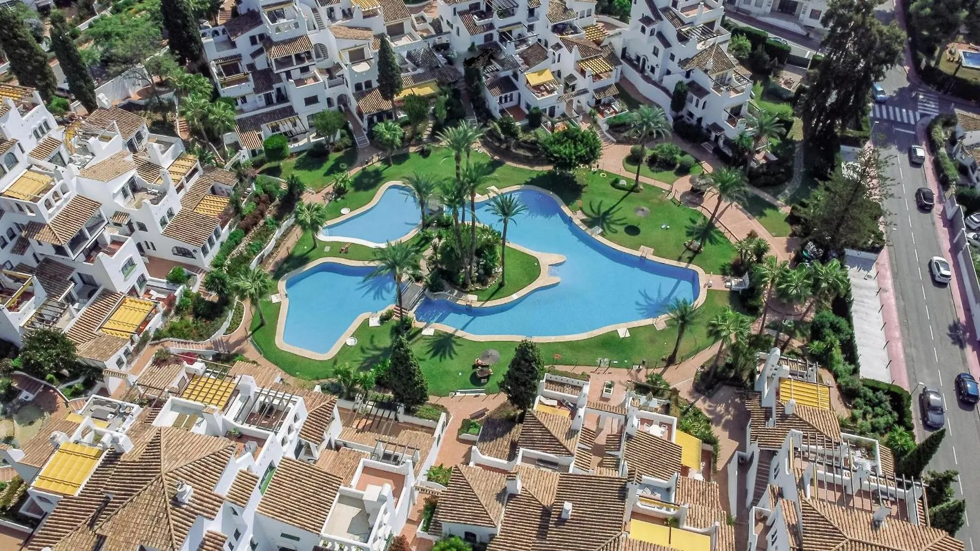 Apartment Ab3 - Spacious Holiday Home, Puerto Banus Marbella