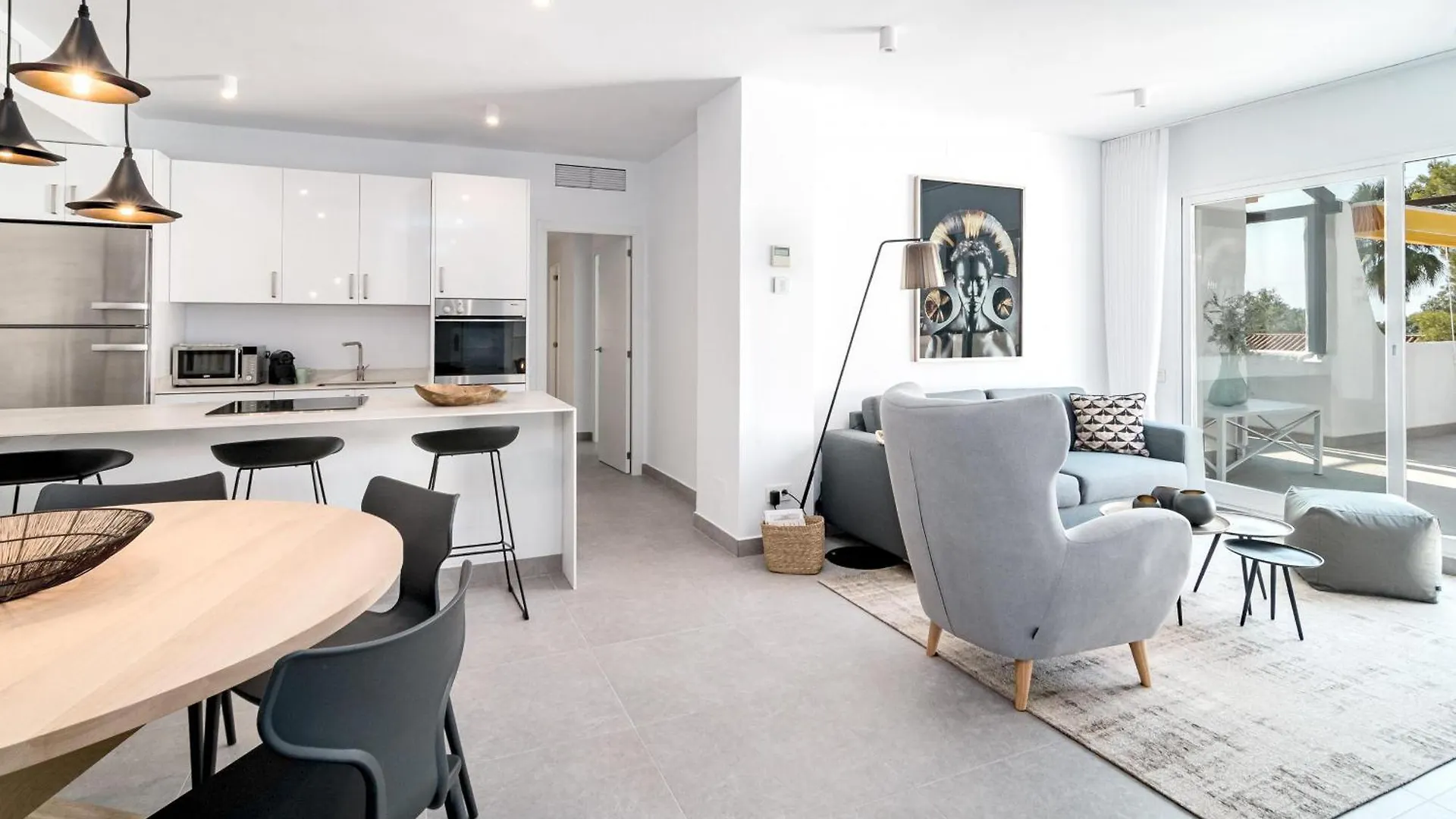 Ab3 - Spacious Holiday Home, Puerto Banus Marbella Apartment