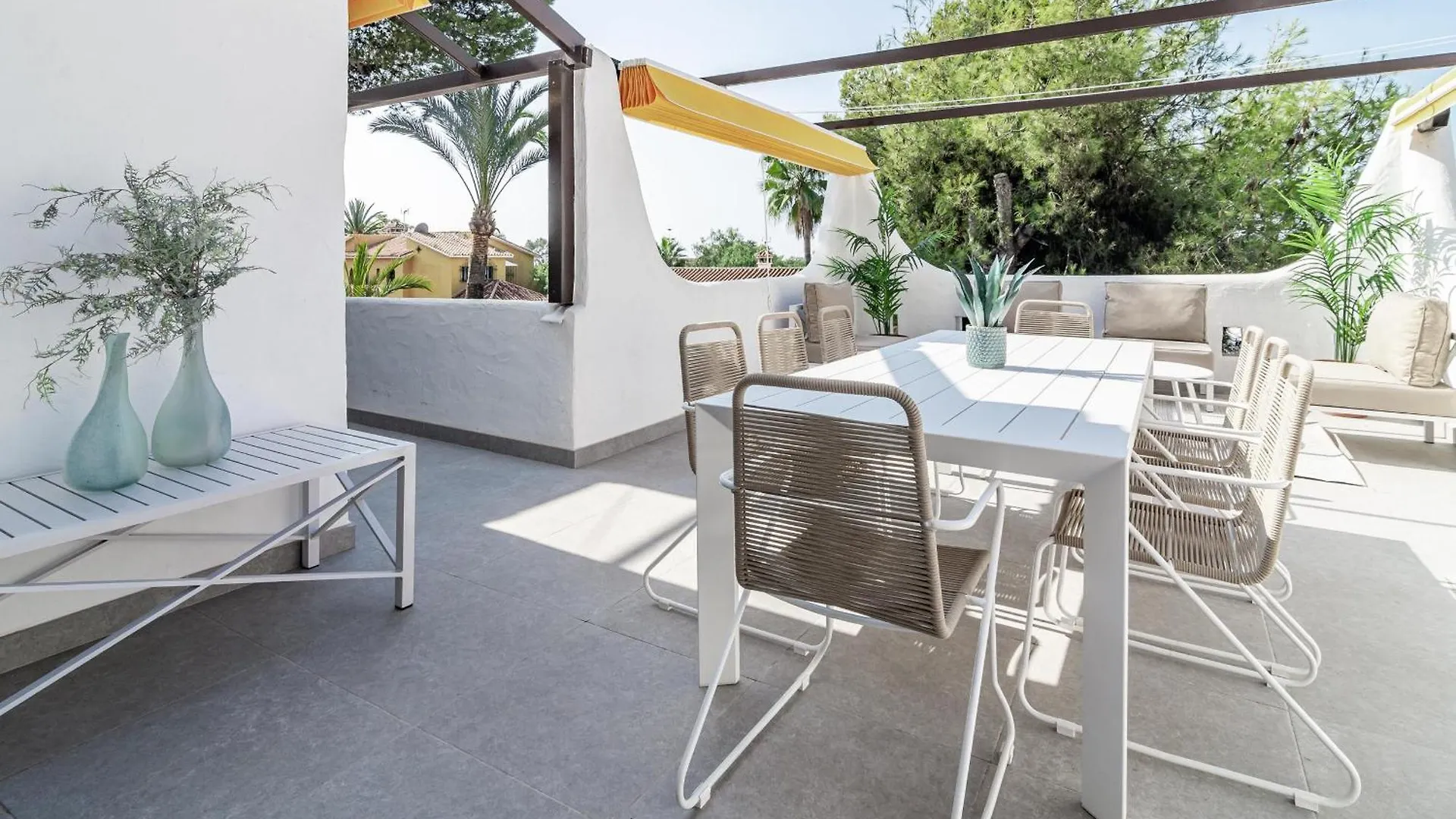 Ab3 - Spacious Holiday Home, Puerto Banus Marbella Apartment